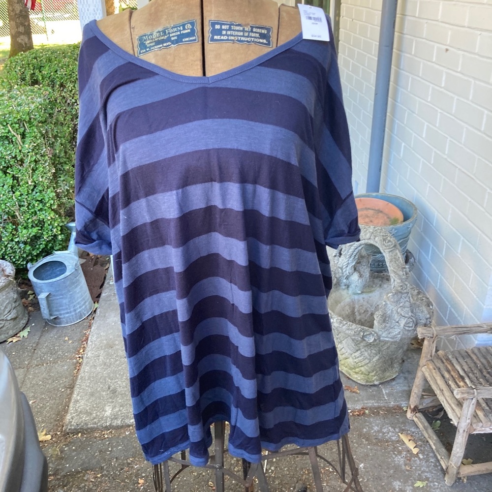 NEW Lane Bryant v-neck